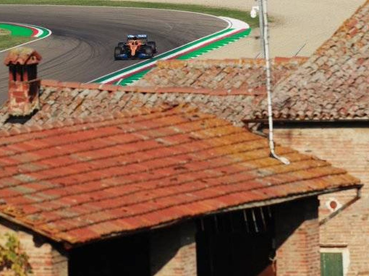 Foto: Los dos McLaren terminaron muy lejos de sus rivales en tiempos, a pesar de entrar en el Q3 (McLaren)