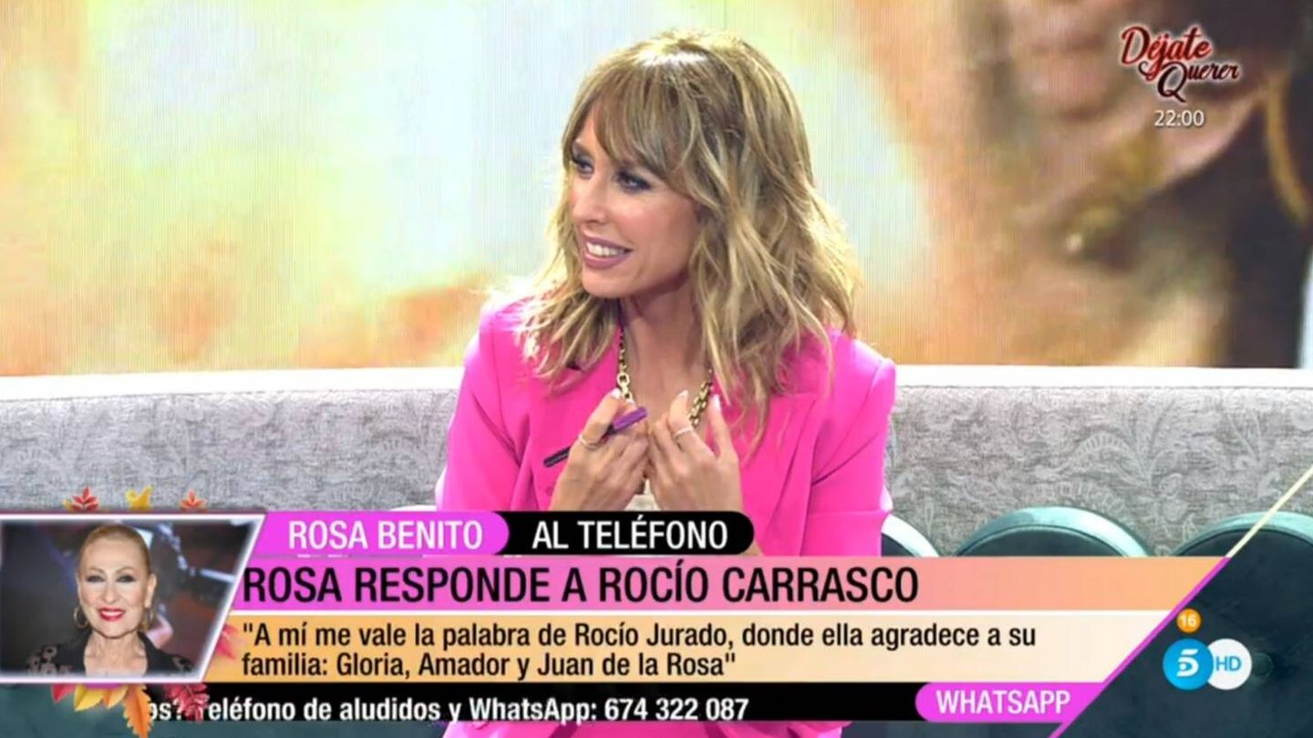 Emma García habla con Rosa Benito en 'Fiesta'. (Mediaset España)