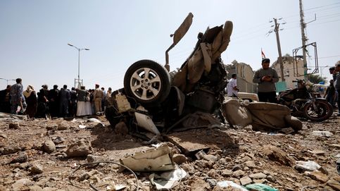 Coalición de Arabia Saudí bombardea el aeropuerto de la capital del Yemen