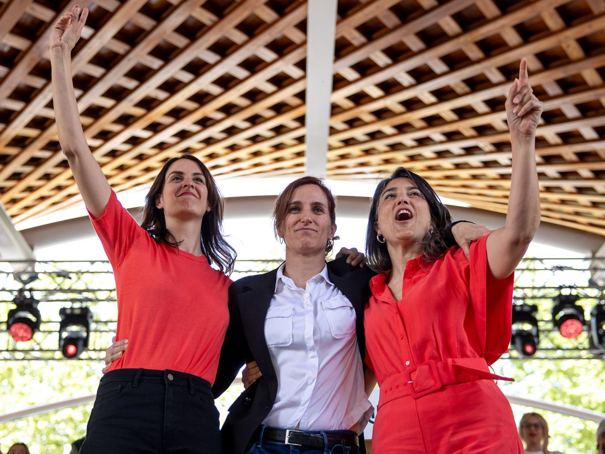 Foto: Rita Maestre, Mónica García y Manuela Bergerot. (EFE/Daniel González)