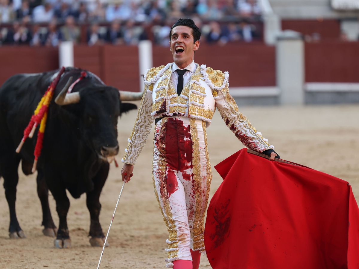 Foto: El diestro Alejandro Talavante durante el festejo. (EFE/Kiko Huesca)