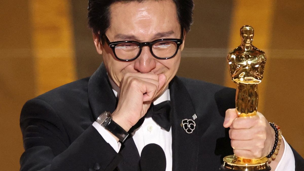Las lágrimas de Ke Quan al ganar el Oscar: “Pasé un año en un campamento para refugiados”