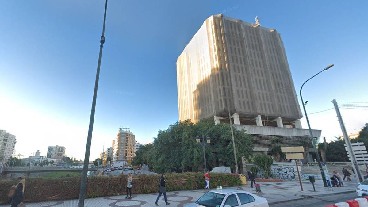 Un magnate del petróleo israelí se queda con el edificio de Correos de Málaga por 23,5M
