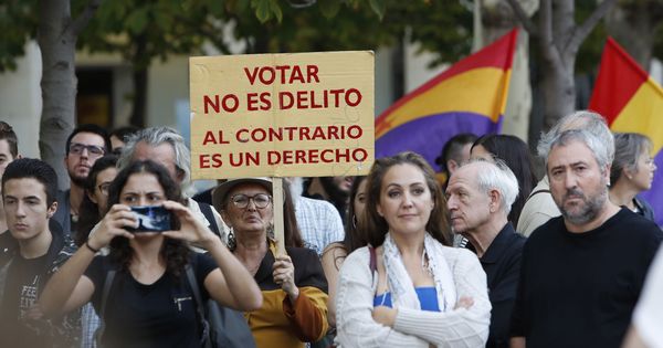 Foto: Concentración a favor del derecho a decidir en Cataluña. (EFE)