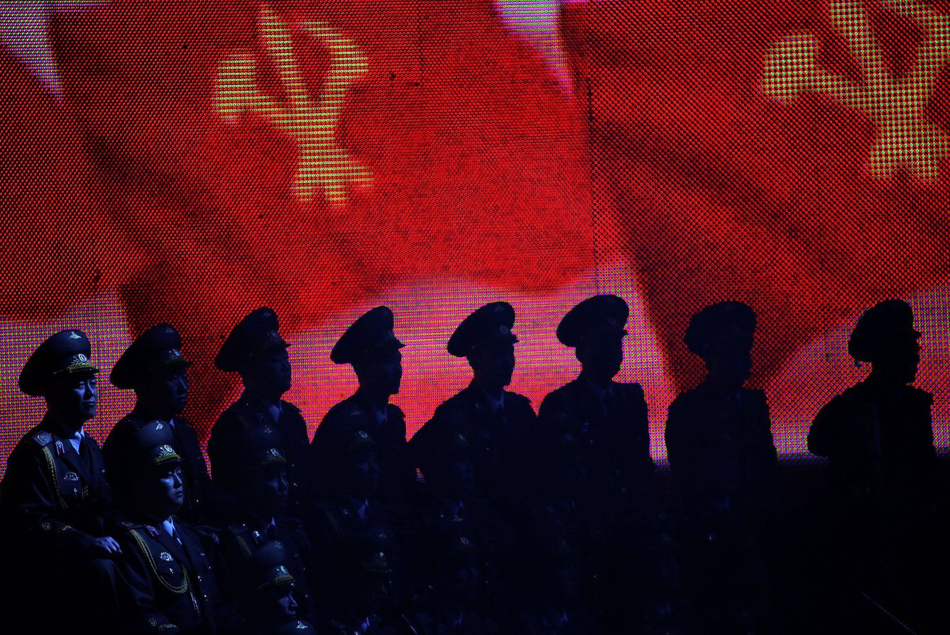 El coro del Ejército Popular de Corea canta durante el 7º Congreso del Partido en Pyongyang, en mayo de 2016. (Reuters)