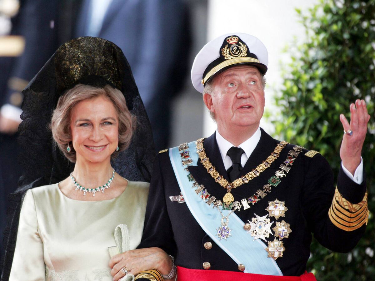 Foto: Los reyes Juan Carlos y Sofía, en la boda de Felipe y Letizia. (Gtres)
