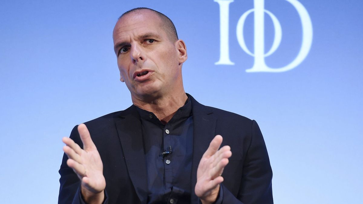 La batalla de Varoufakis contra el 'establishment' europeo es el libro del año