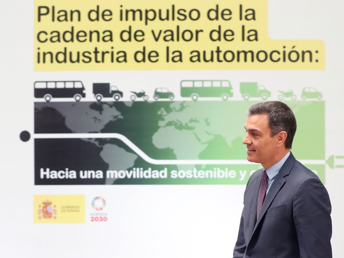 Foto: El presidente del Gobierno, Pedro Sánchez, acude al acto de presentación del Plan de impulso de la cadena de valor de la industria de la automoción (EFE)