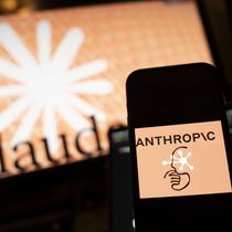 Foto: Imagen de Claude, de Anthropic ( EFE Ángel Colmenares)