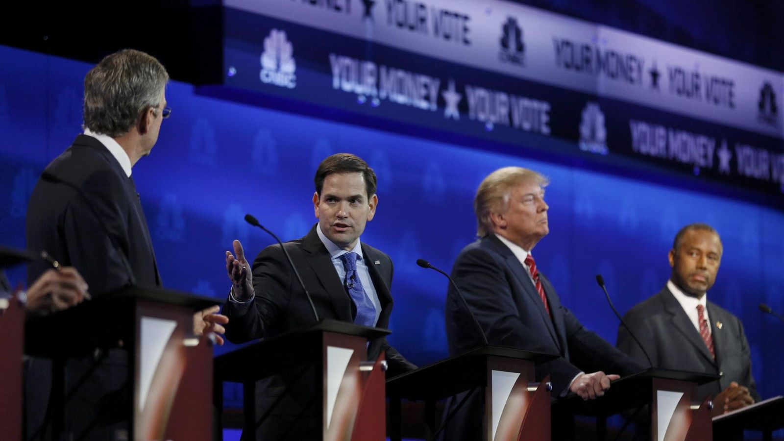 Foto: El senador Marco Rubio interviene en el debate de la CNBC ante la mirada de los también candidatos republicanos Jeb Bush, Donald Trump y Ben Carson. (Reuters)
