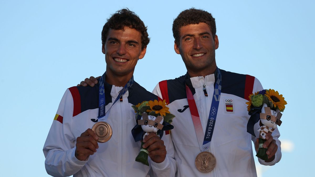 Jordi Xammar y Nico Rodríguez logran la medalla de bronce en la clase 470 de vela 