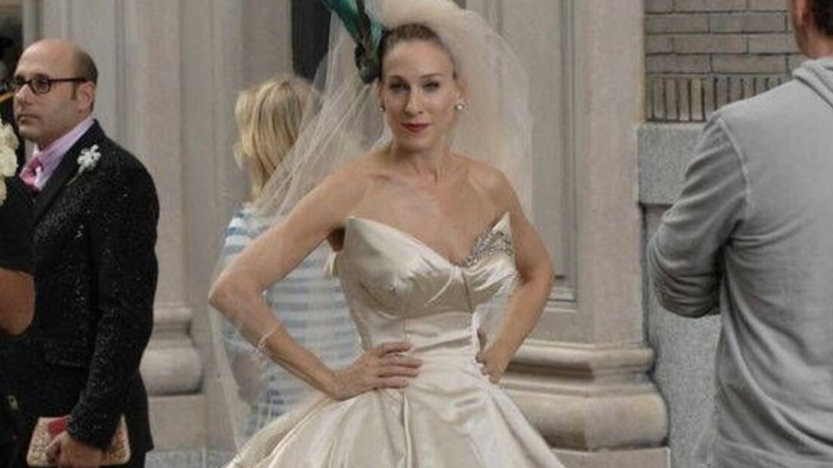 Todo sobre el vestido de novia de Westwood que Carrie vuelve a lucir