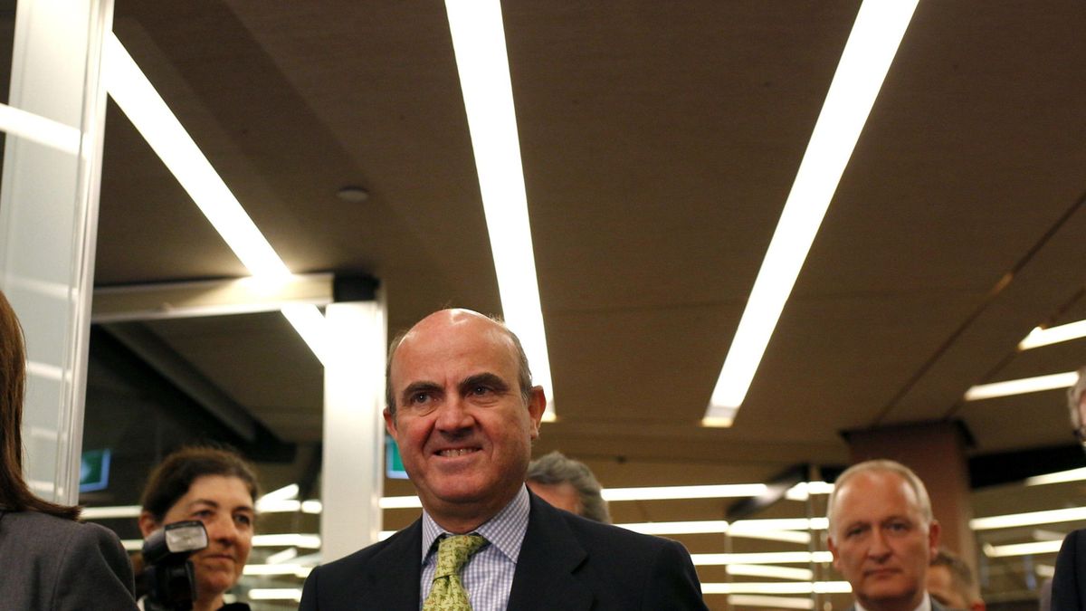 Guindos frena el despegue de Aena en bolsa para validar la multa a Deloitte en Bankia