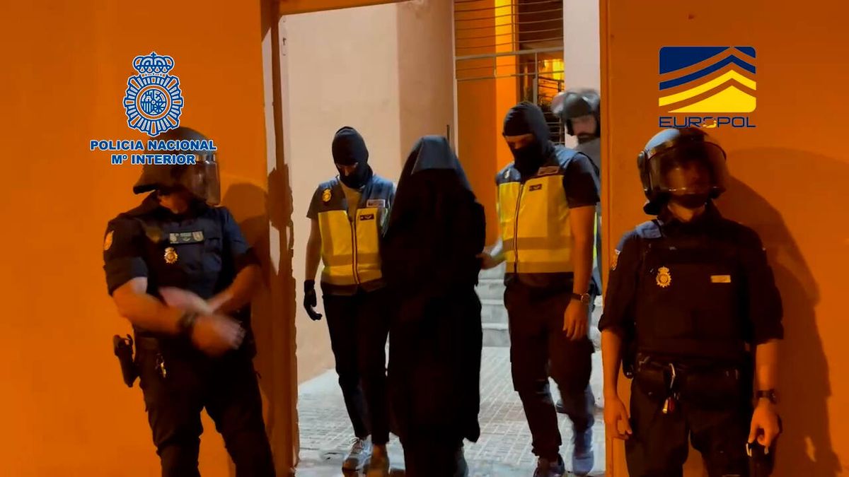 Un imán detenido en Melilla captaba "soldados de Alá" en la mezquita de La Cañada