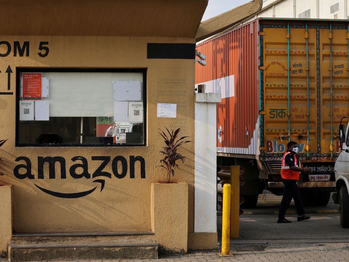 Foto: Un almacén de Amazon. (Reuters/Francis Mascarenhas)