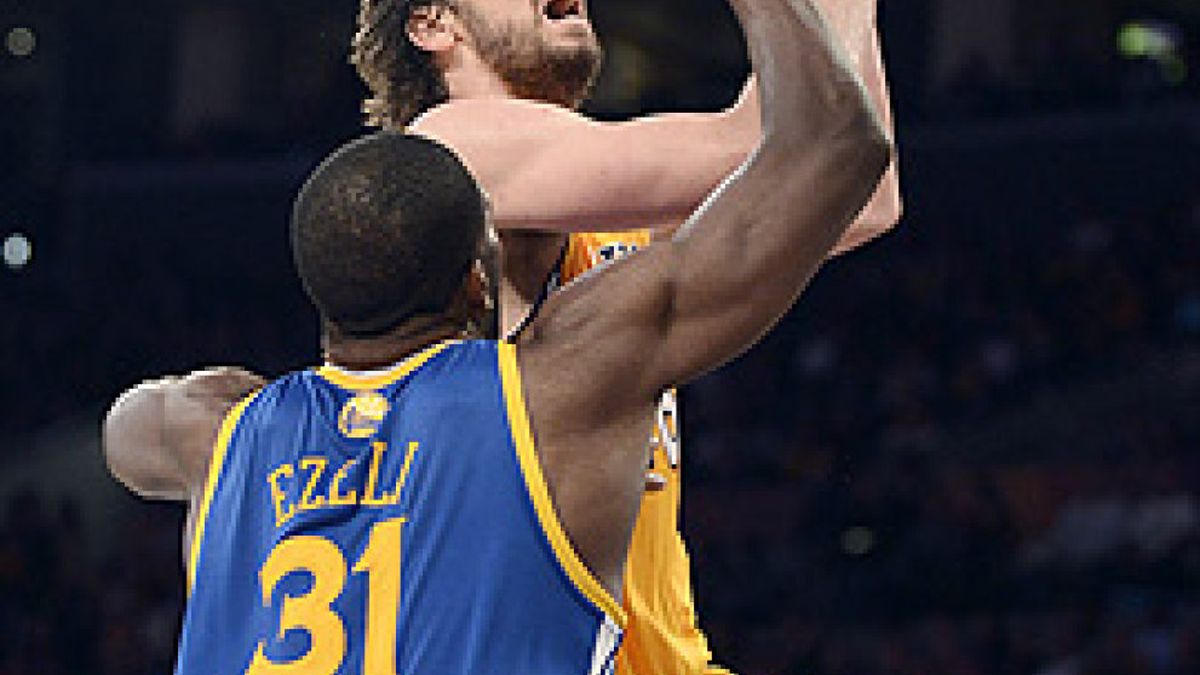 El despido de Brown reactiva a los Lakers: Bryant y Gasol aplastan a los Warriors