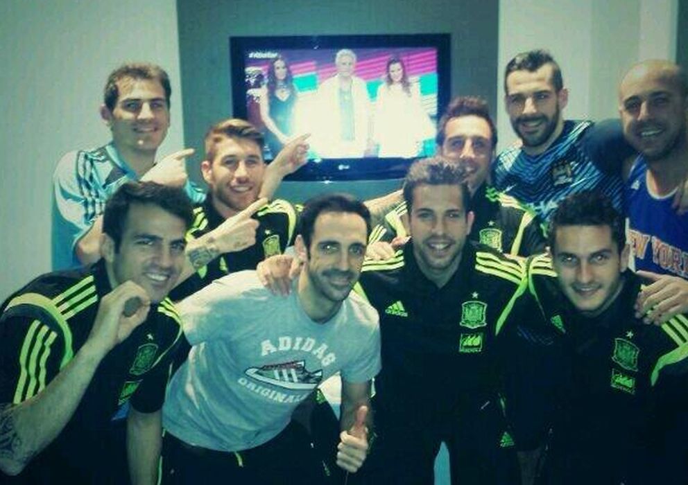Foto: Iker Casillas y sus compañeros de La Roja (Twitter Iker)