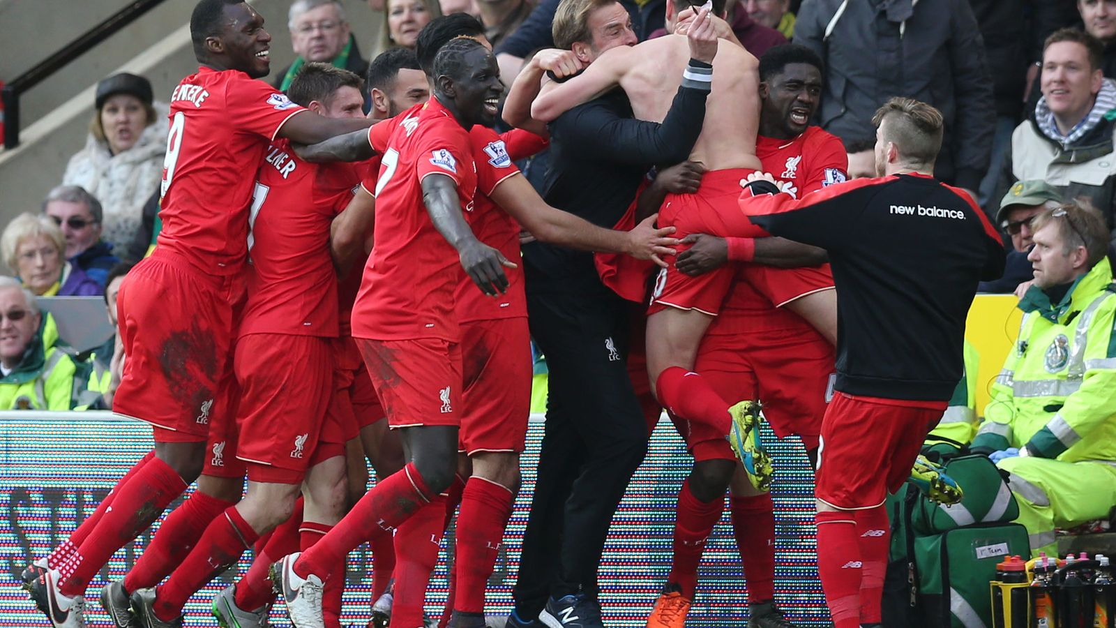 Foto: Los jugadores del Liverpool enloquecieron con el quinto gol (Reuters)
