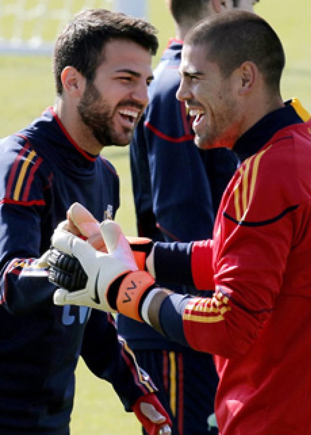 Foto: Valdés da prácticamente por hecho el fichaje de Cesc por el Barça