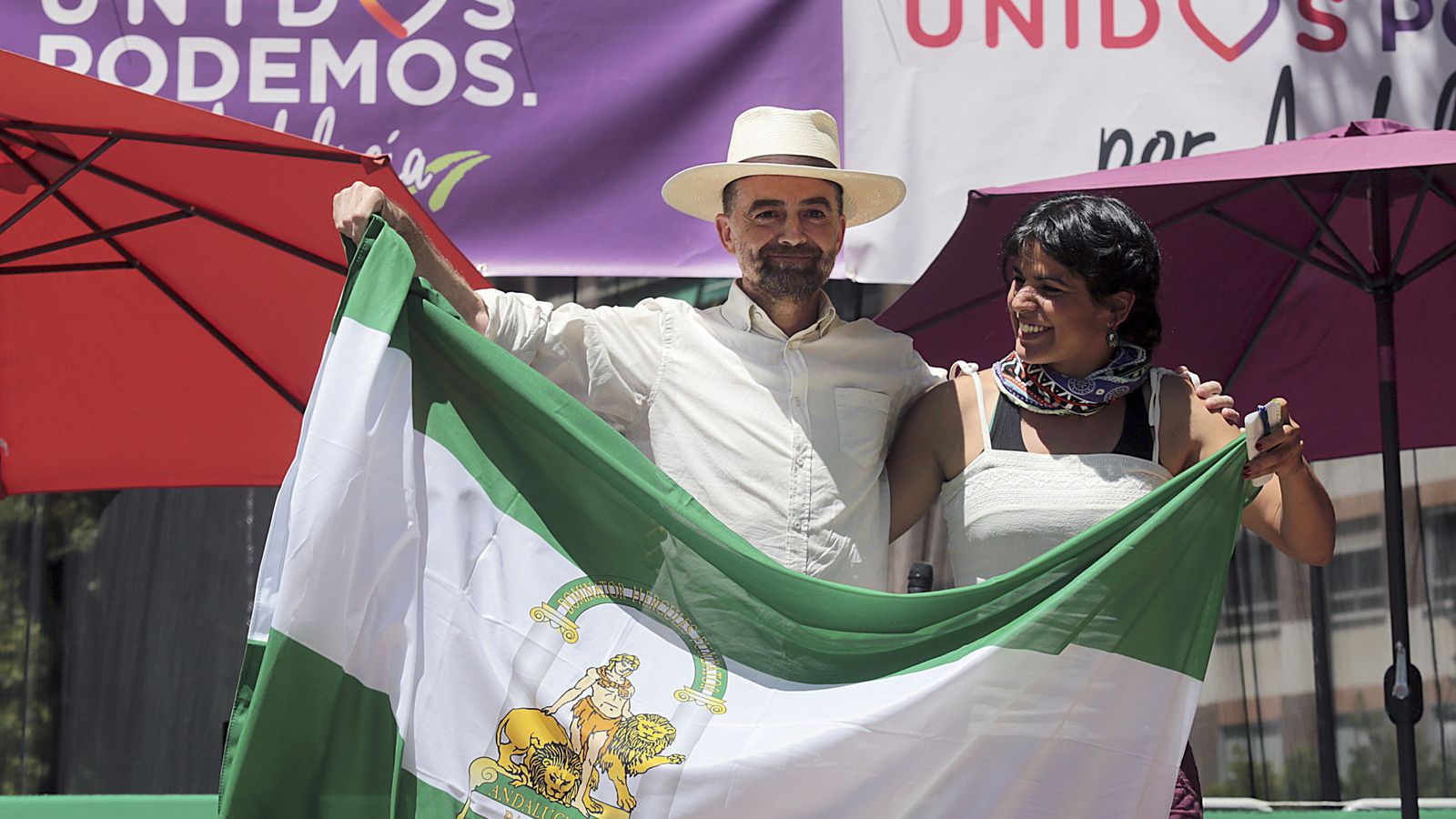 Foto: Teresa Rodríguez y Antonio Maillo participan en un acto de campaña de Podemos en Andalucía.(EFE)