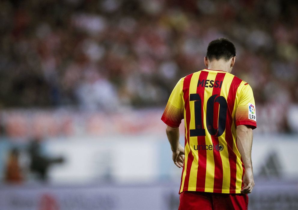 Foto: Leo Messi durante el partido de ida de la Supercopa (Efe).