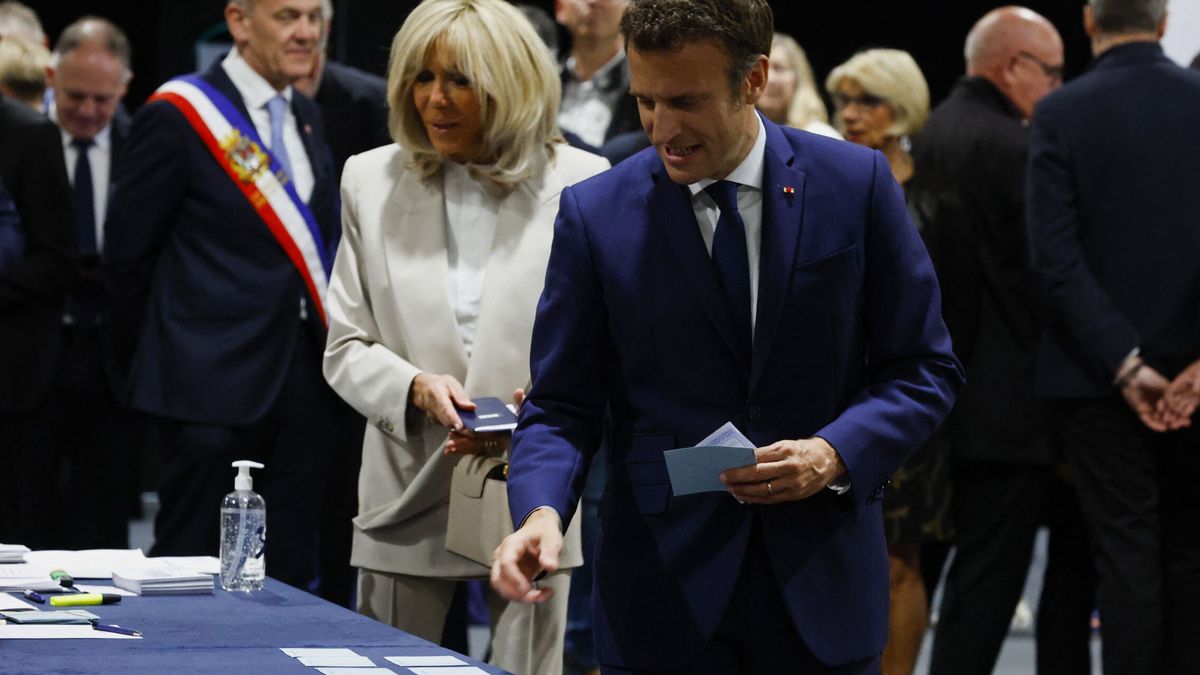 "Sin pasión, con tristeza": así he votado yo (y miles de franceses) por primera vez