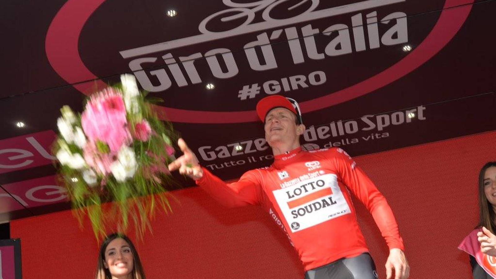 Foto: Greipel se vistió con la 'maglia rossa' de la regularidad (@giroditalia).