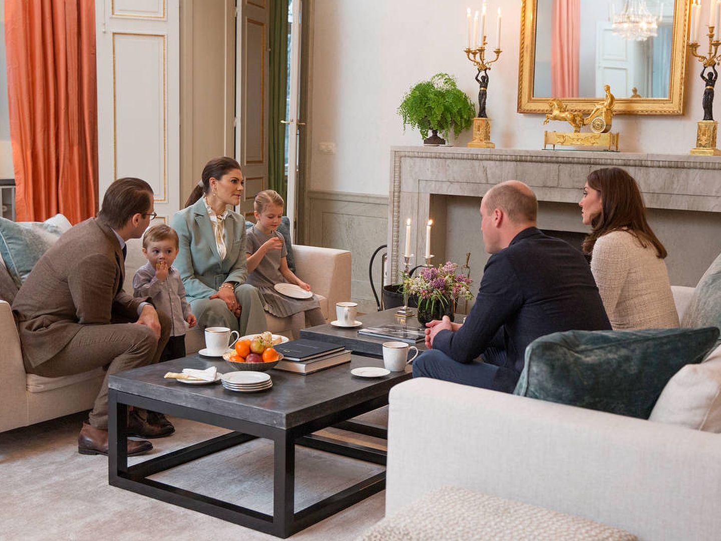 Victoria y Daniel, junto a Guillermo y Kate. (Raphael Stecksén / Casa Real de Suecia)