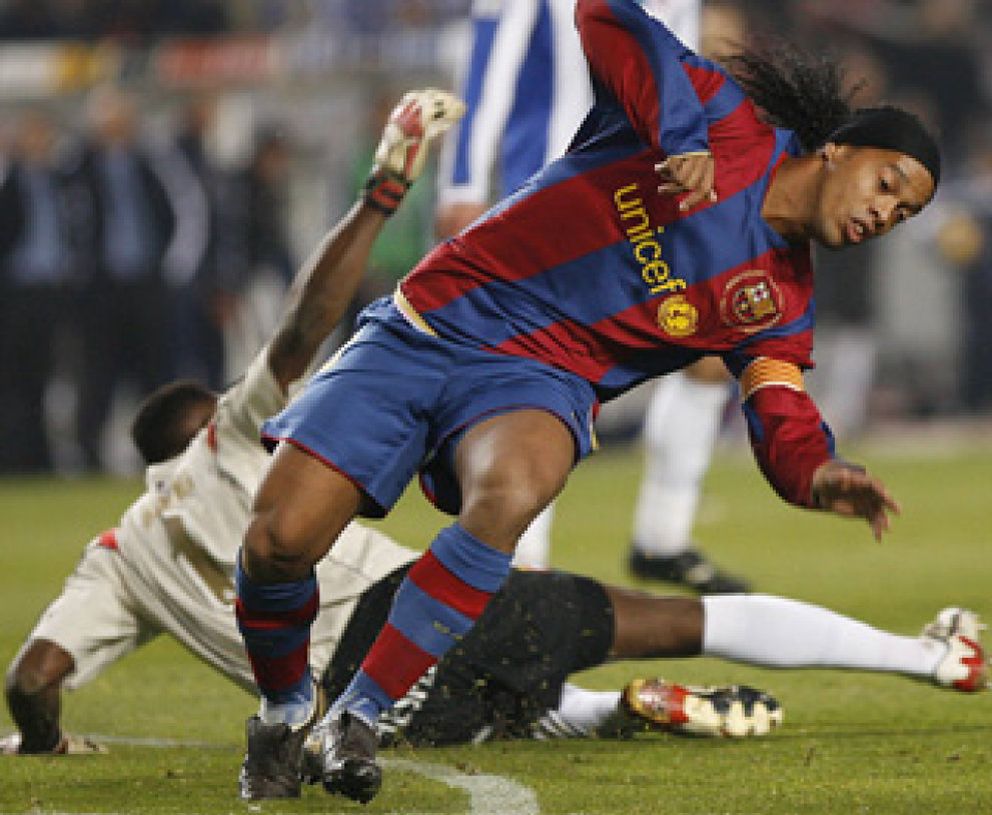 Foto: Cruyff aplaude la suplencia de Ronaldinho