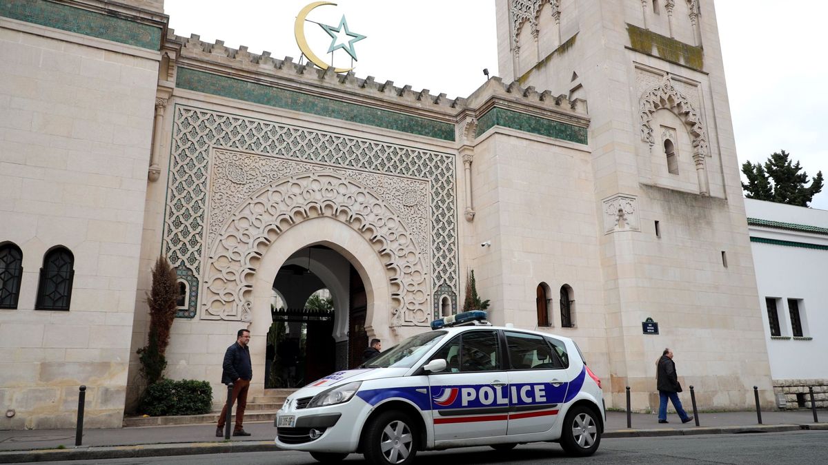 Francia anuncia acciones contra mezquitas sospechosas de "separatismo islámico"