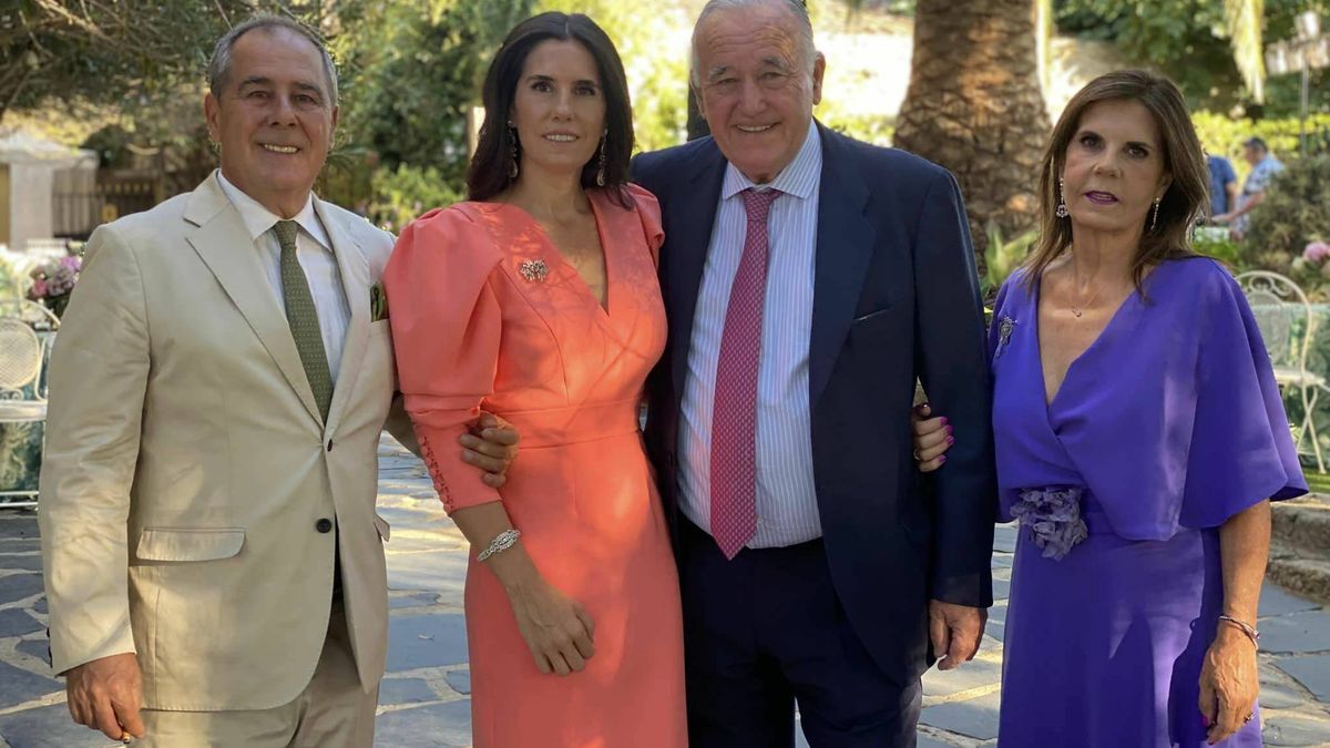La gran boda en Sevilla de Blanca Martínez Carrillo de Albornoz, emparentada con la reina Fabiola