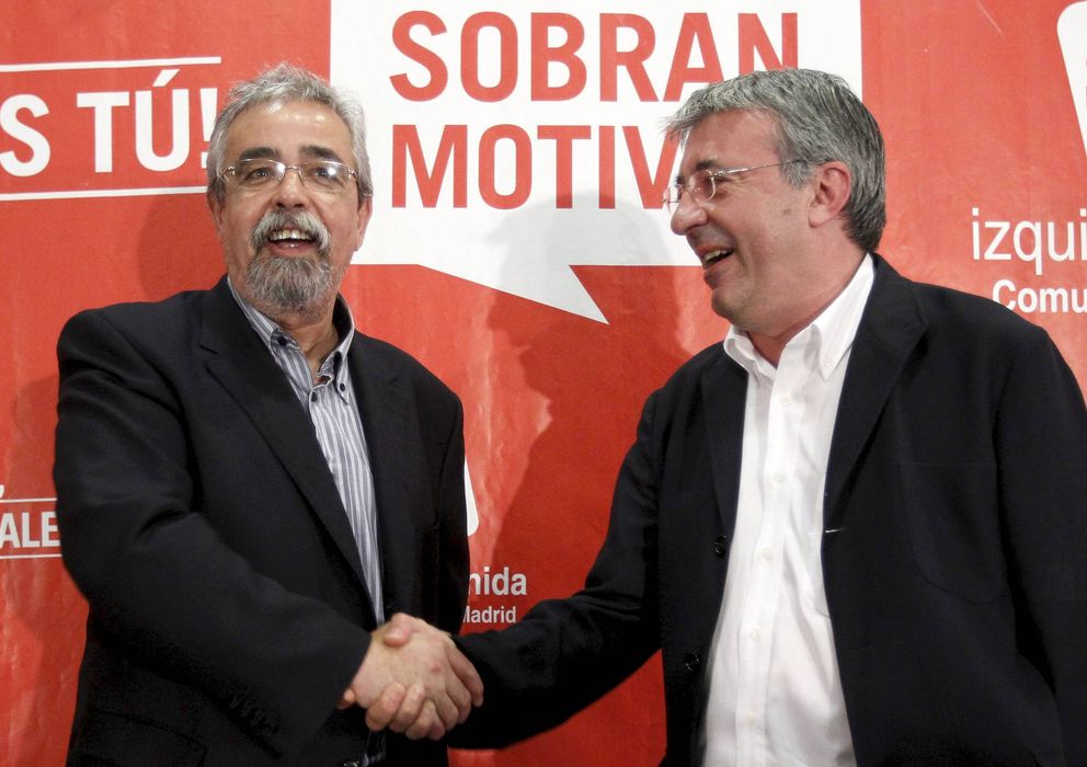 Foto: Ángel Pérez y Gregorio Gordo, dos de los dirigentes de IU en Madrid señalados por la ejecutiva federal. (EFE)