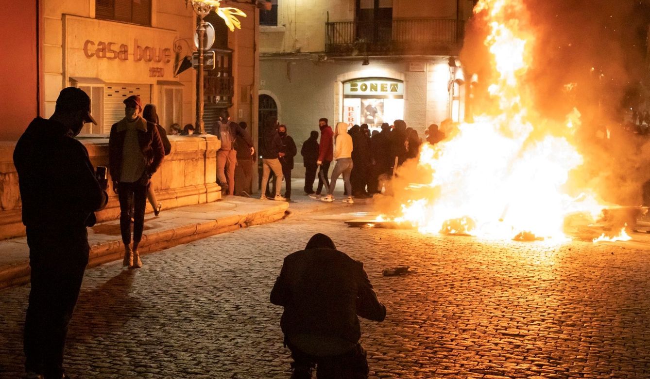 Disturbios posteriores a la manifestación celebrada en Girona. (EFE)