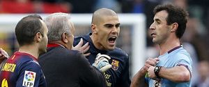 El Barça clama contra la actuación de Pérez Lasa