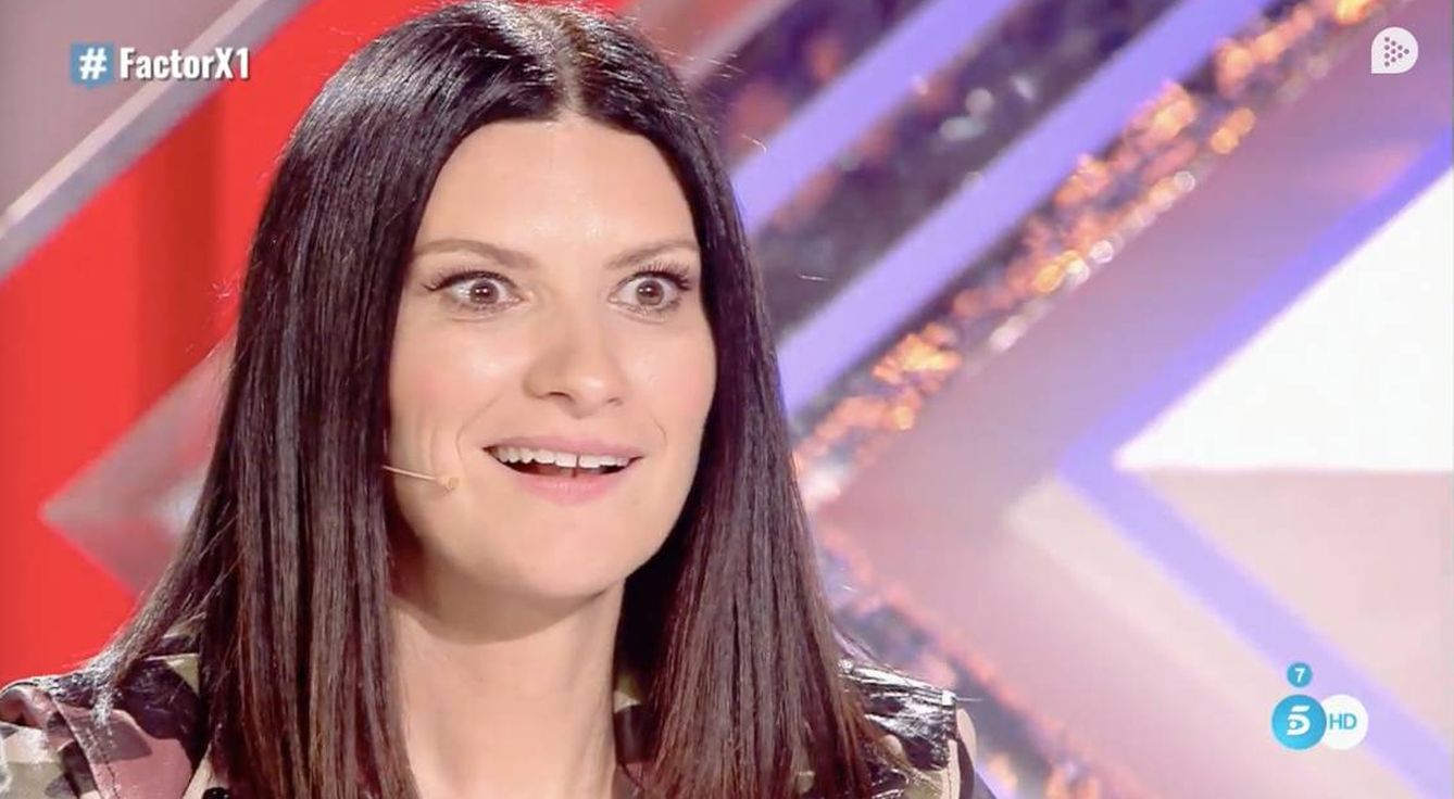 Laura Pausini observa la actuación en 'Factor X' (Telecinco)