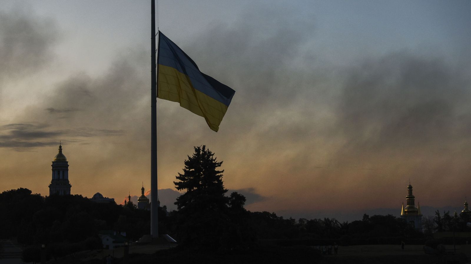 Al menos 27 muertos y más de 40 heridos en un ataque ruso contra la región de Kiev