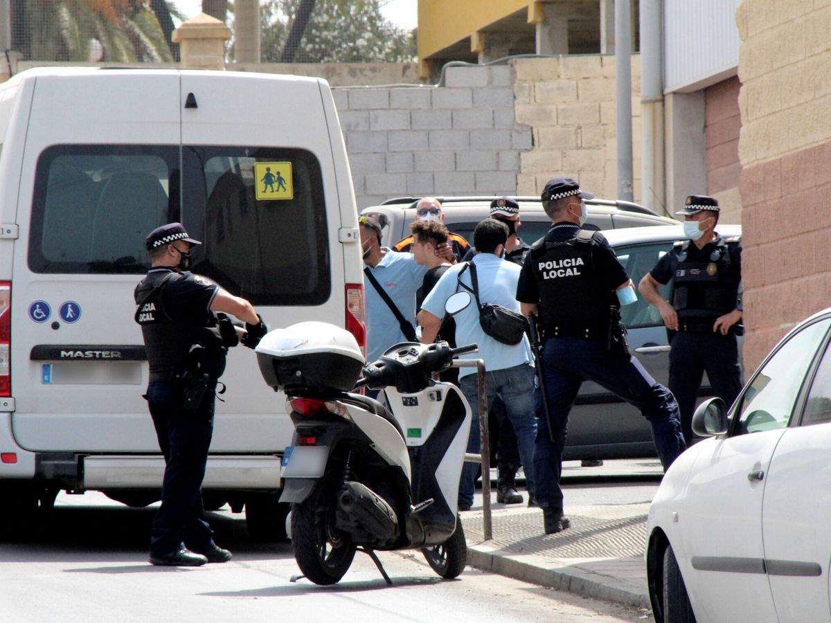 Foto: Retorno a Marruecos de los menores que entraron a Ceuta en mayo. (EFE)