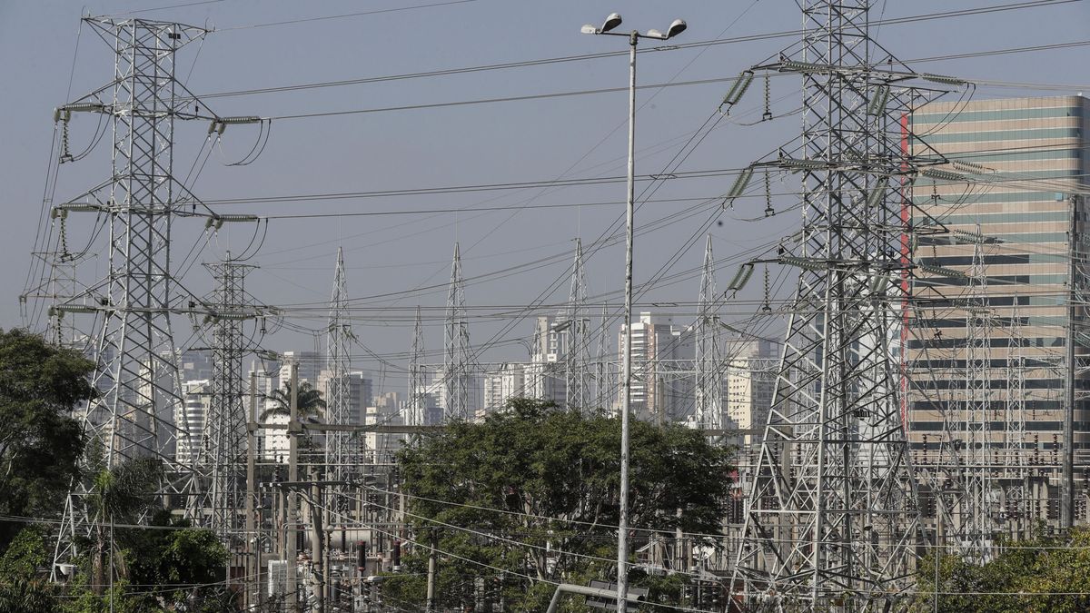 La subasta de ininterrumpibilidad eléctrica empieza con polémica Gobierno-Industria
