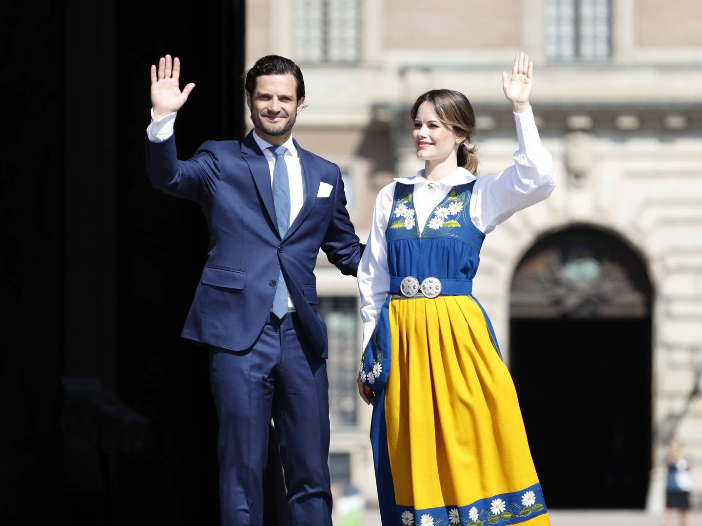 El príncipe Carlos Felipe y la princesa Sofía tras la apertura de puertas del Palacio Real. (Getty)