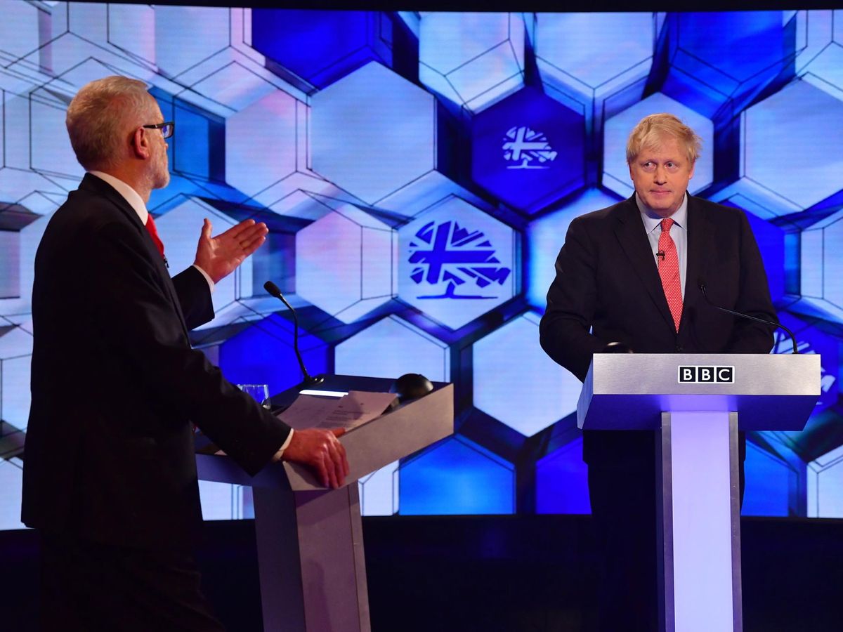 Foto: Boris Johnson y Jeremy Corbyn durante el debate (Efe)