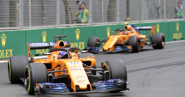 Foto: Dos monoplazas de la escudería McLaren. (REUTERS)