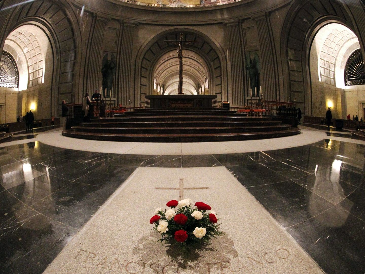 La tumba de Francisco Franco en la basílica del Valle de los Caídos. (EFE)