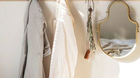 El espejo más práctico de Ikea es ideal para tu dormitorio (y tu casa)