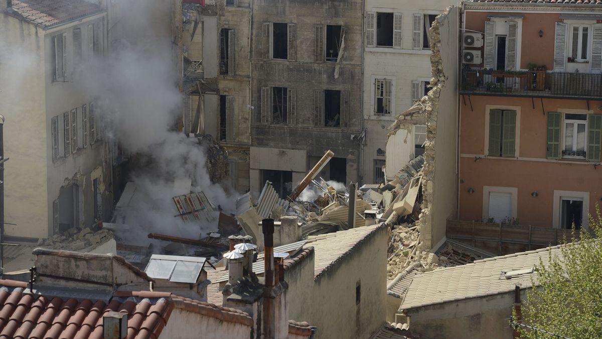 Hallan a la quinta y la sexta víctimas mortales por el derrumbe de un edificio en Marsella