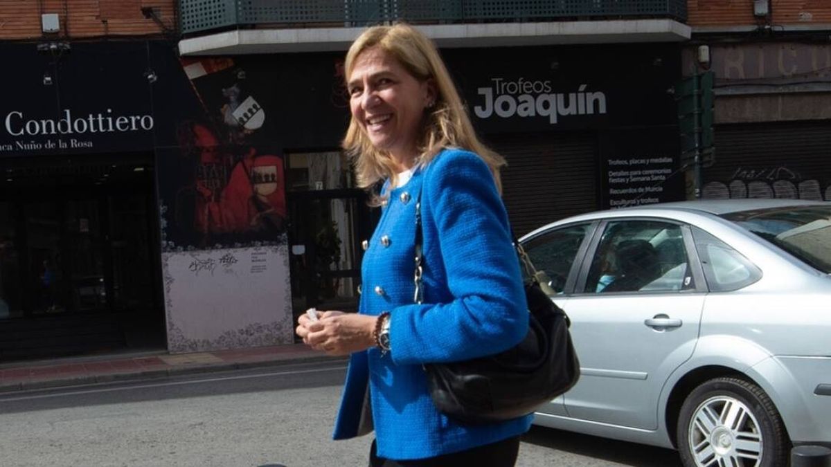 La infanta Cristina sigue con su rutina laboral en Murcia tras las noticias sobre su divorcio