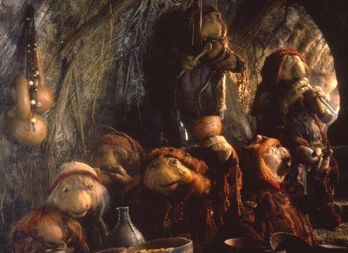 Los 'pod' de 'Cristal oscuro' (1982), en un fotograma de la película.