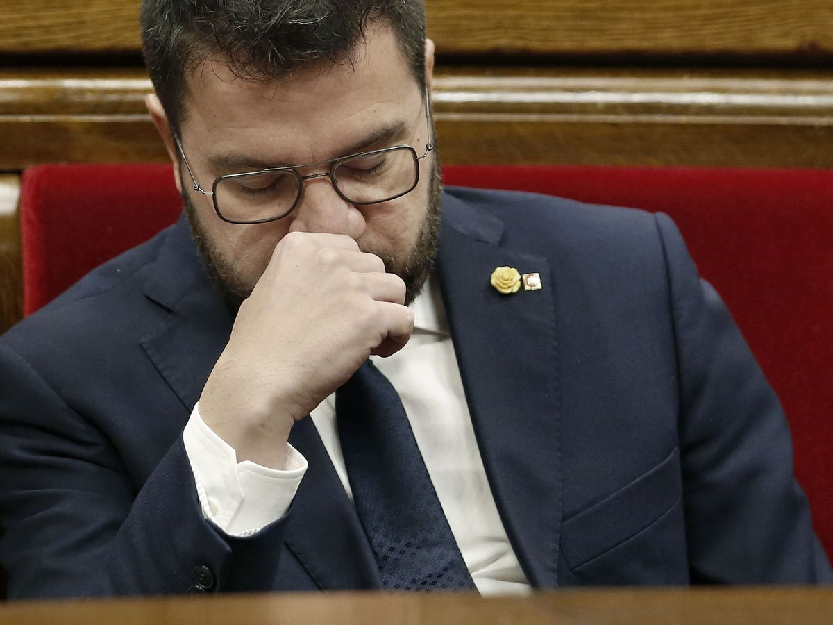 Foto: Pere Aragonès, en la sesión de control a la Generalitat en el Parlament. (EFE/Andreu Dalmau)