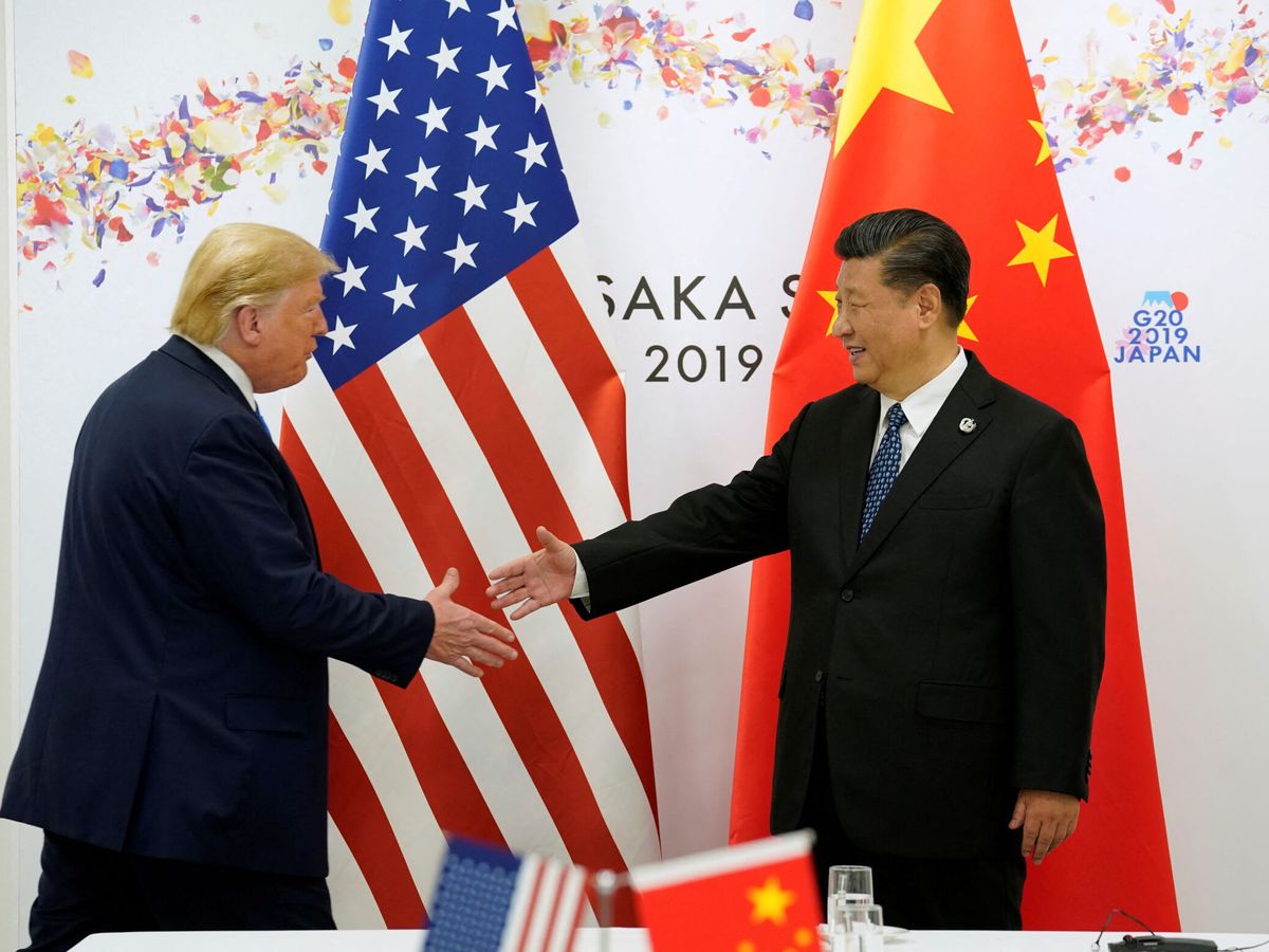 Foto: Donald Trump saluda a su homólogo chino, Xi Jinping. (Reuters/Kevin Lamarque)