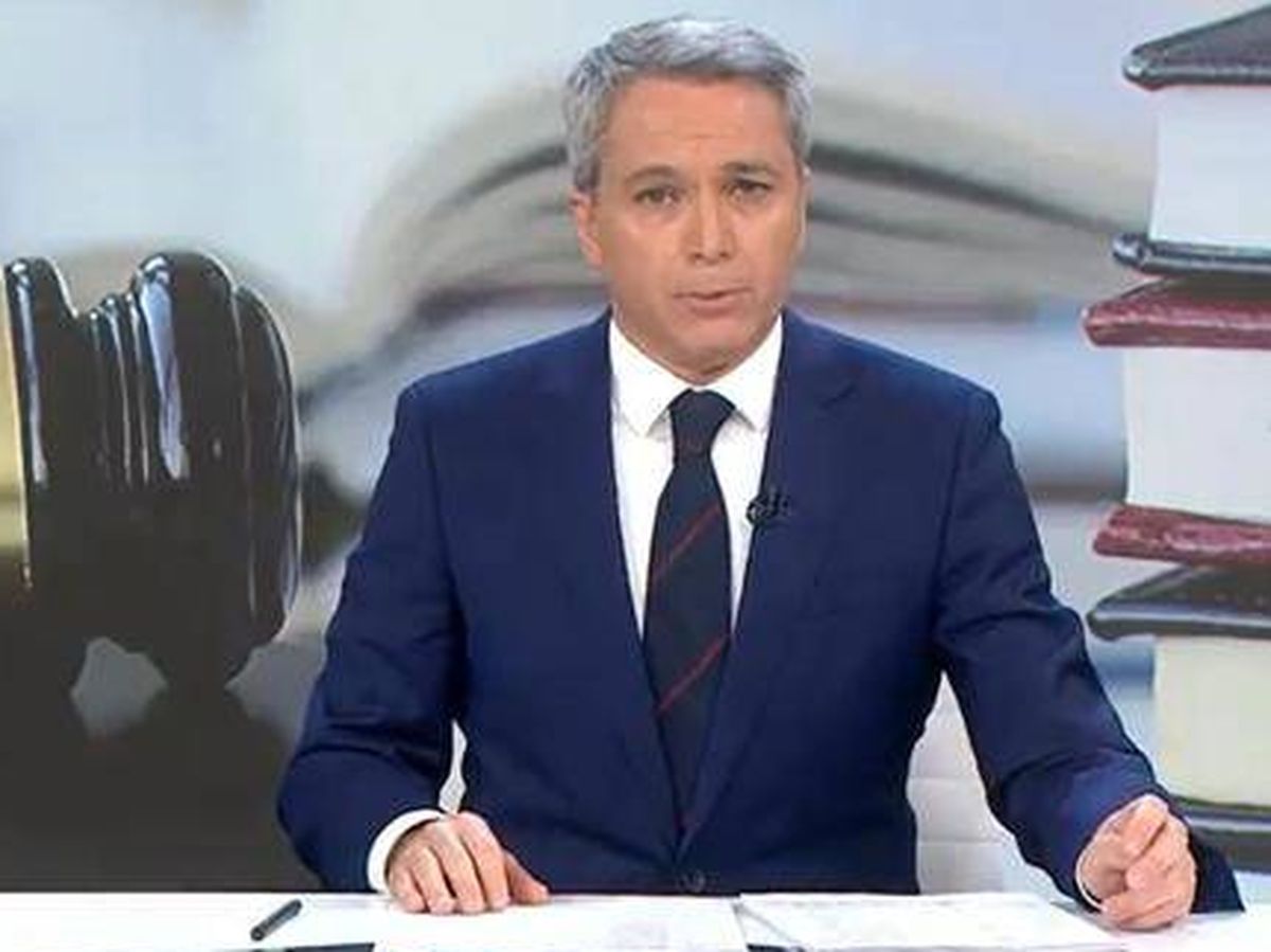 Foto: Vicente Vallés, en 'Antena 3 Noticias 2'. (Antena 3)