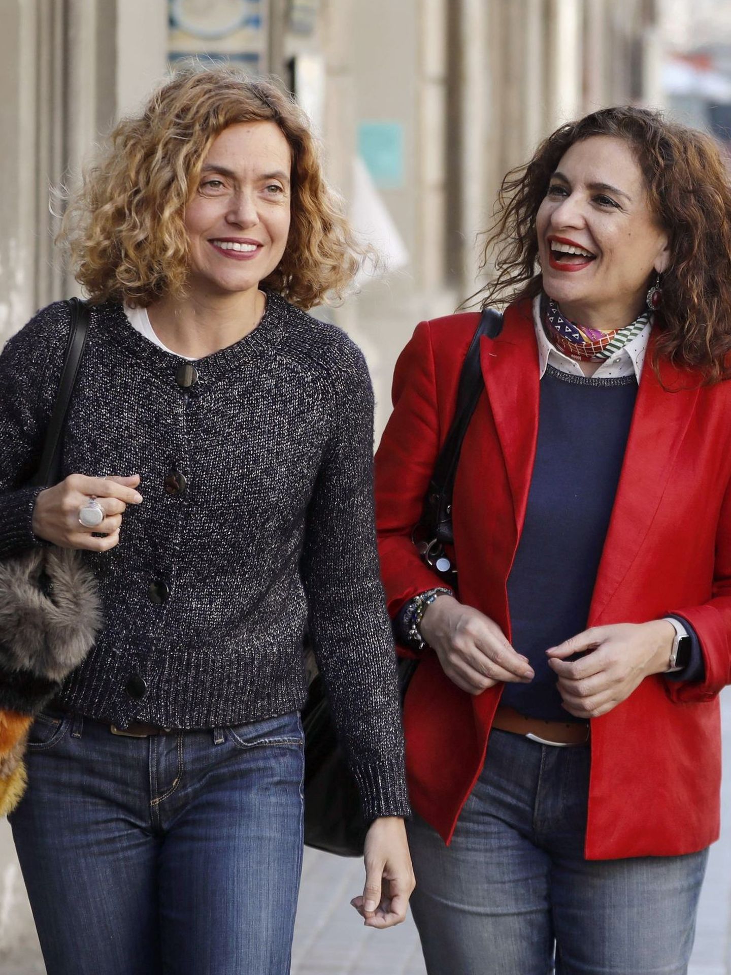 Las ministras Meritxell Batet (i) y María Jesús Montero, el pasado 9 de marzo en Barcelona. (EFE)